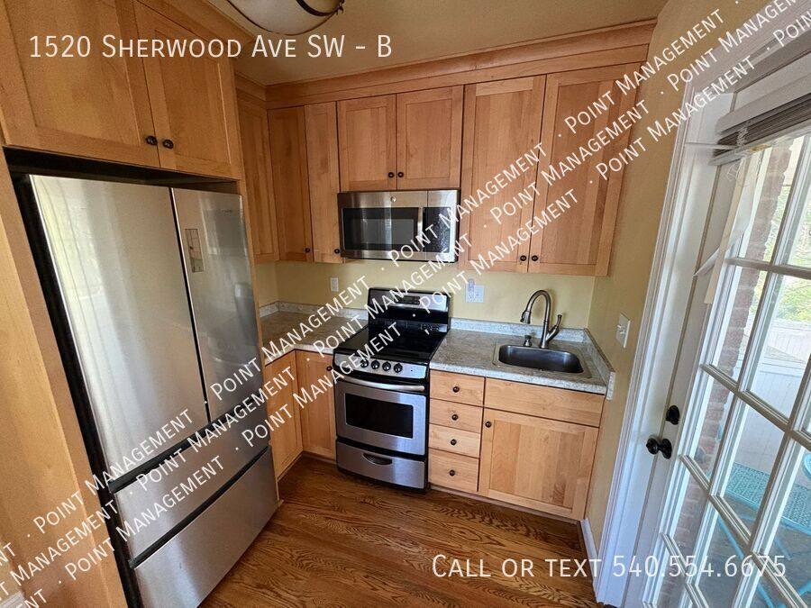 Apartment for rent at 1520 Sherwood Ave SW #B, Roanoke, VA 24015