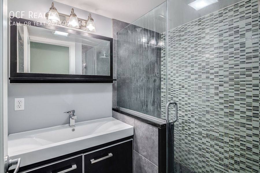 Apartment for rent at 2631 Catharine St #A, Philadelphia, PA 19146
