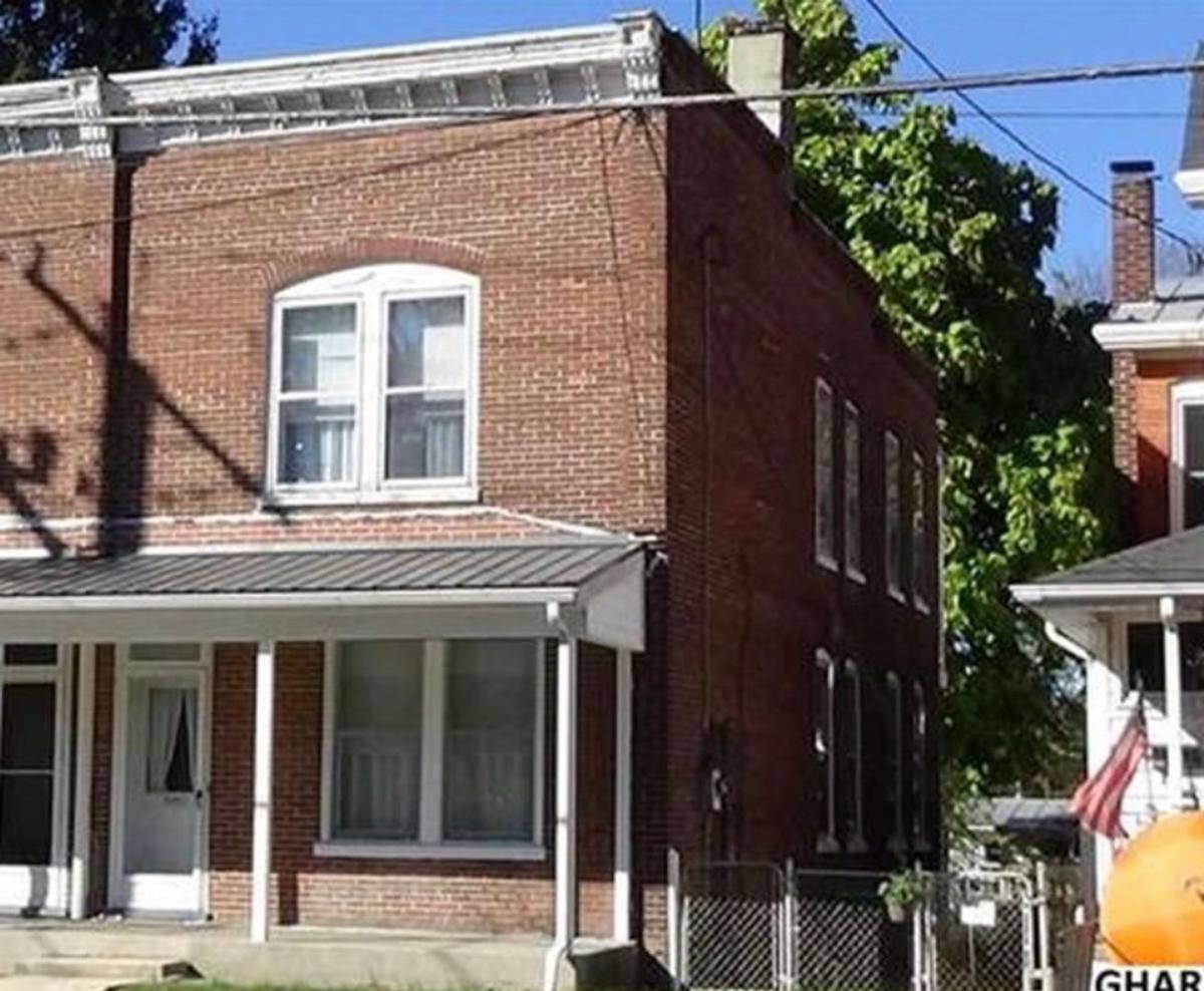 Townhouse for rent at 630 N W St, Carlisle, PA 17013