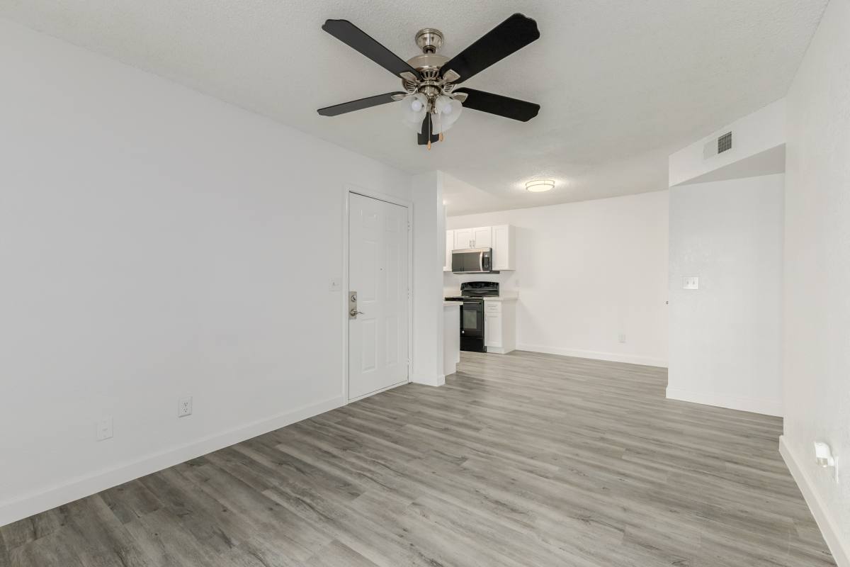 Apartment for rent at 27 E Corona Ave #105, Phoenix, AZ 85040