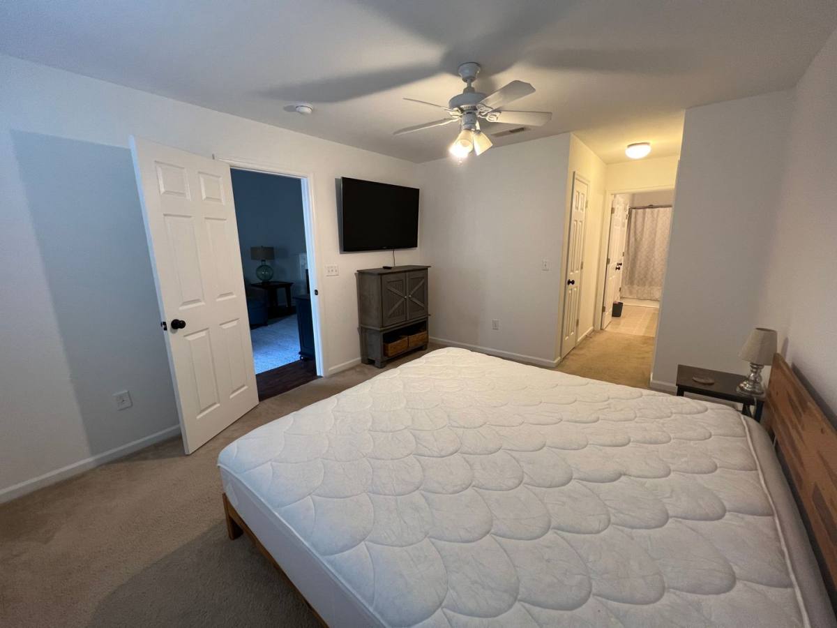 Townhouse for rent at 555 Tayrn Dr, Charleston, SC 29492