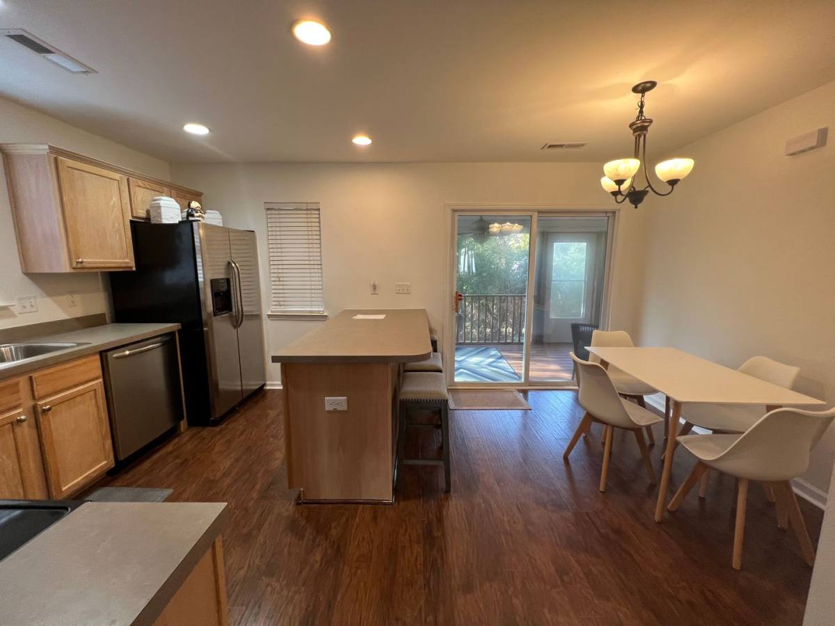 Townhouse for rent at 555 Tayrn Dr, Charleston, SC 29492