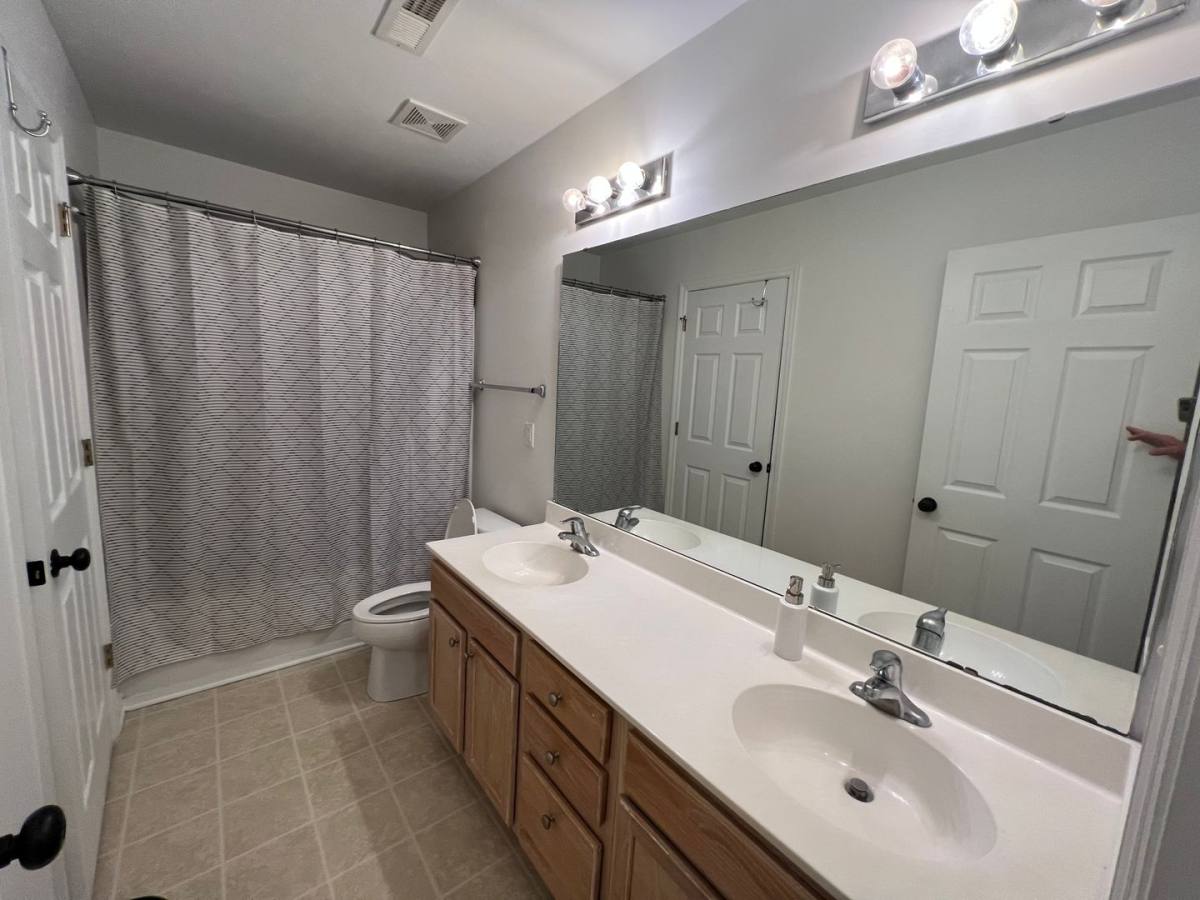 Townhouse for rent at 555 Tayrn Dr, Charleston, SC 29492