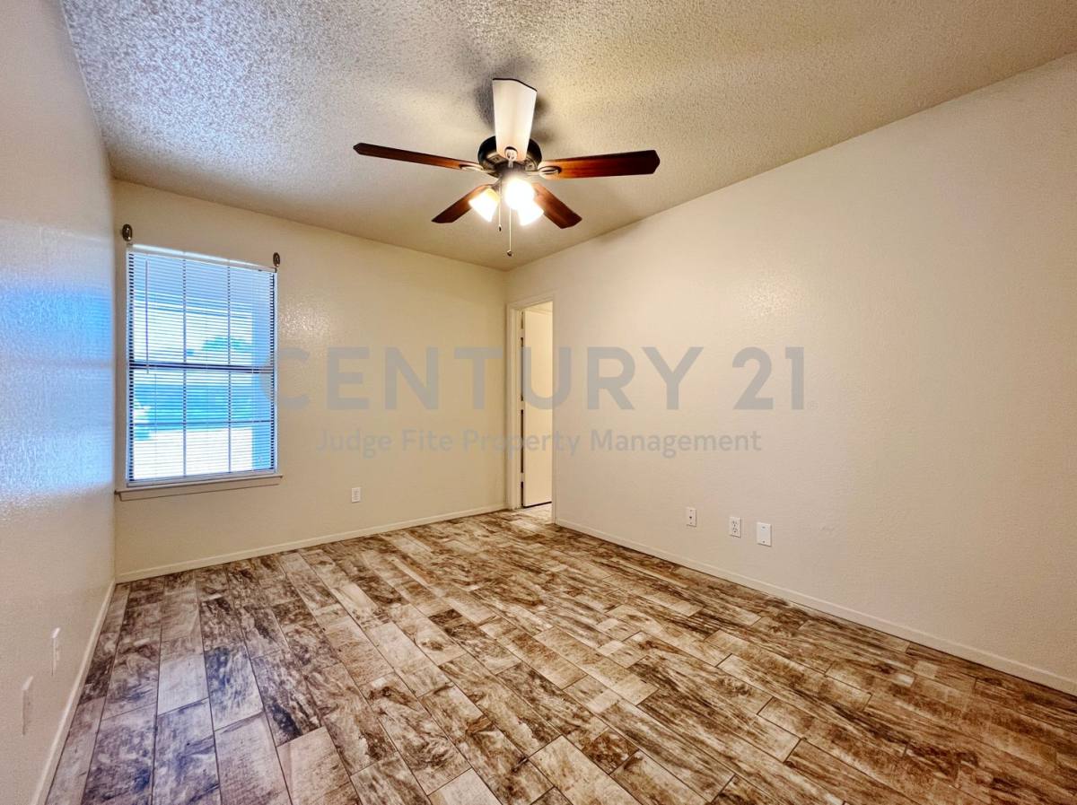 House for rent at 1110 S Rusk St, Weatherford, TX 76086