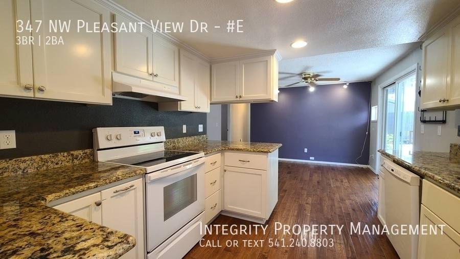House for rent at 347 NW Pleasant View Dr E, Grants Pass, OR 97526