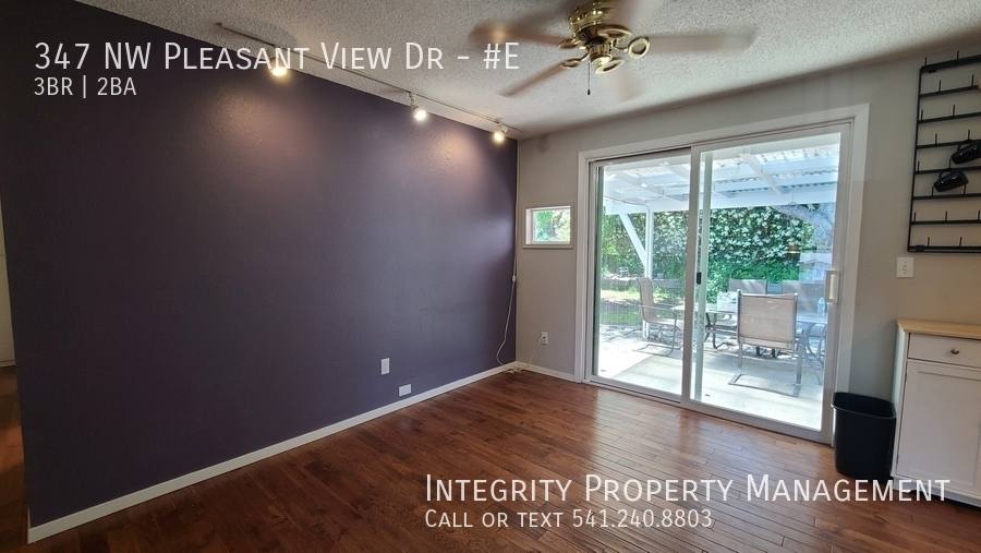 House for rent at 347 NW Pleasant View Dr E, Grants Pass, OR 97526