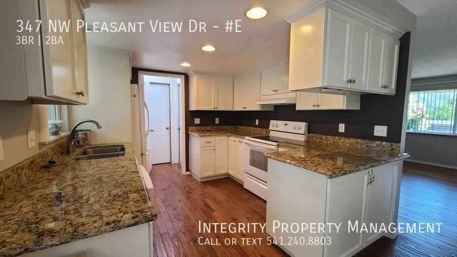 House for rent at 347 NW Pleasant View Dr E, Grants Pass, OR 97526