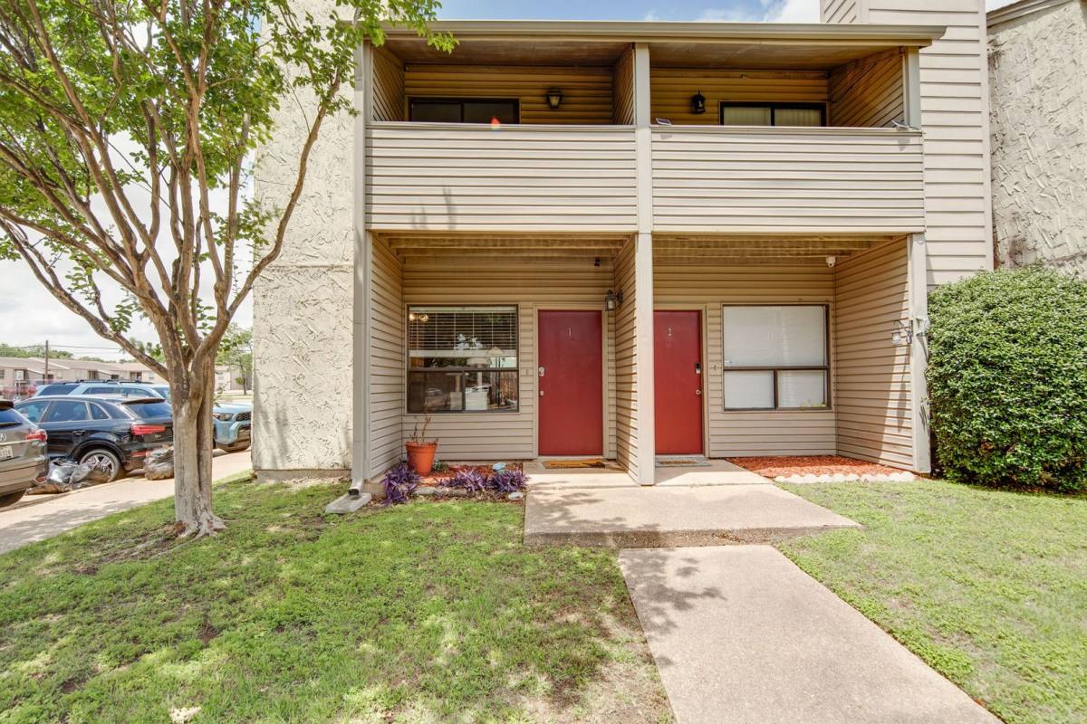 Townhouse for rent at 1900 Dartmouth St, College Station, TX 77840
