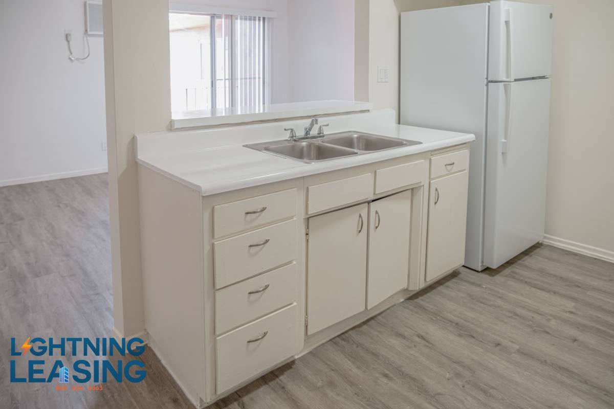 Apartment for rent at 914 1 2 N Wilton Place #304A, Los Angeles, CA 90038