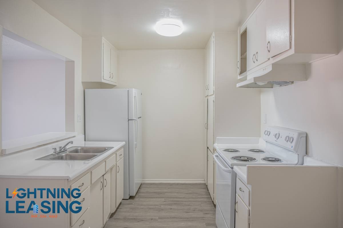 Apartment for rent at 914 1 2 N Wilton Place #304A, Los Angeles, CA 90038