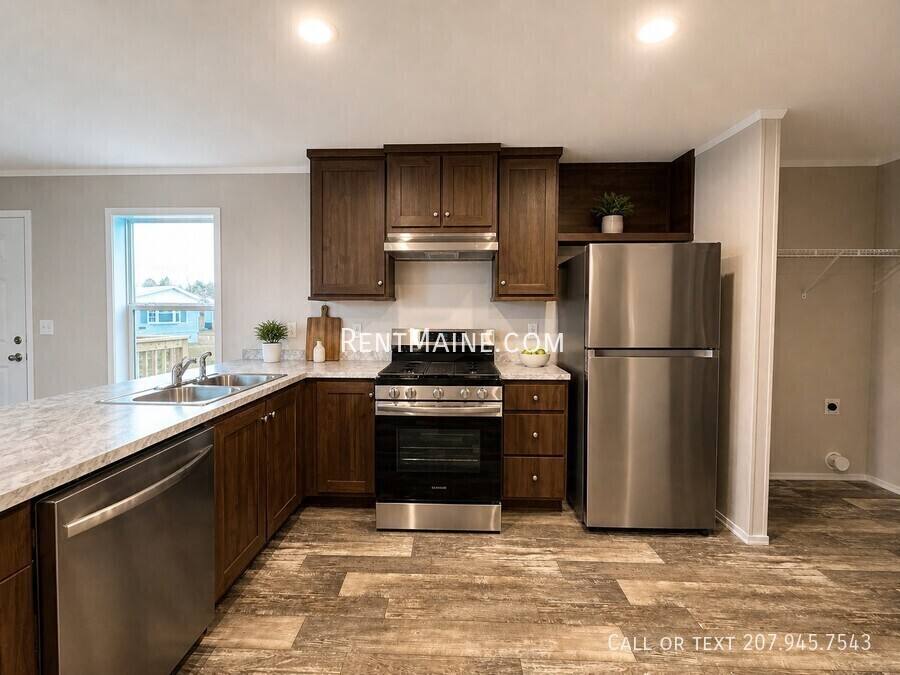 Apartment for rent at 131 D St, Pittsfield, ME 04967