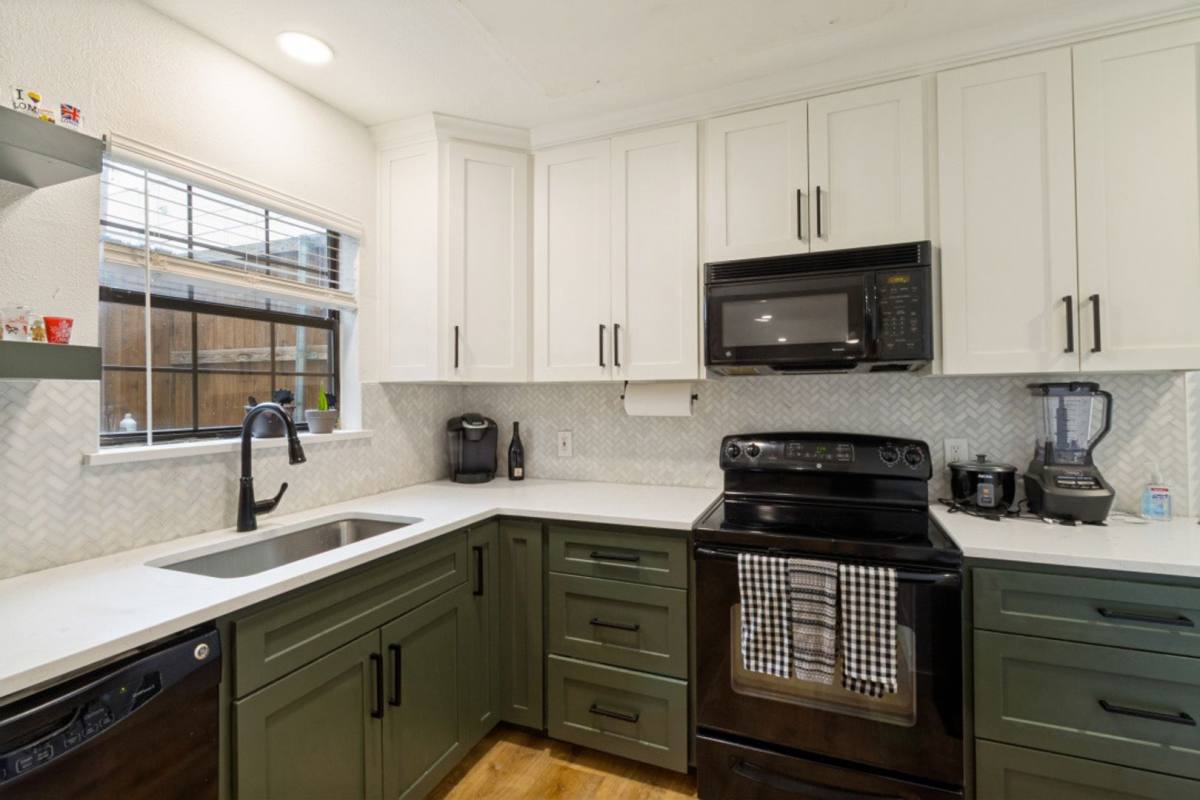 Condo for rent at 3904 Rawlins St #112, Dallas, TX 75229