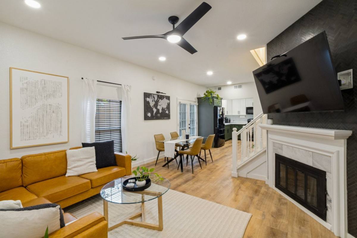 Condo for rent at 3904 Rawlins St #112, Dallas, TX 75229