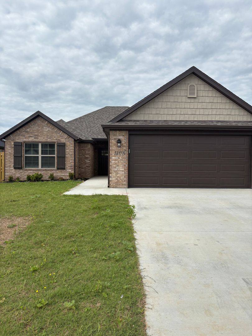 House for rent at 1108 Calla Lily Ave, Lowell, AR 72745