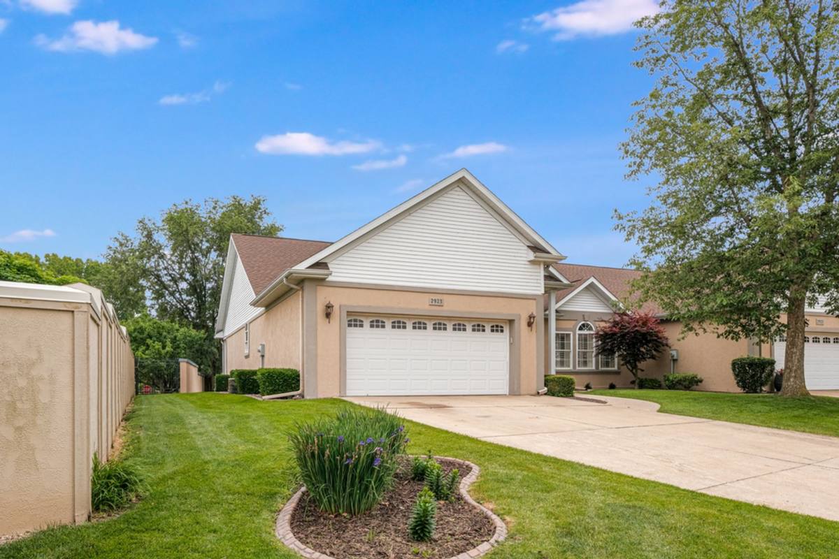 Condo for rent at 2923 Rutherford Dr, Urbana, IL 61802