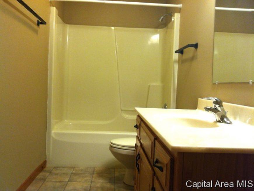 House for rent at 4044 Oak Brook, Springfield, IL 62711