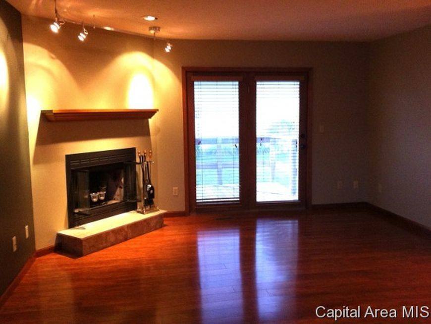 House for rent at 4044 Oak Brook, Springfield, IL 62711