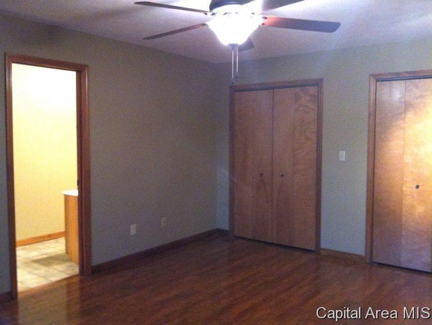 House for rent at 4044 Oak Brook, Springfield, IL 62711