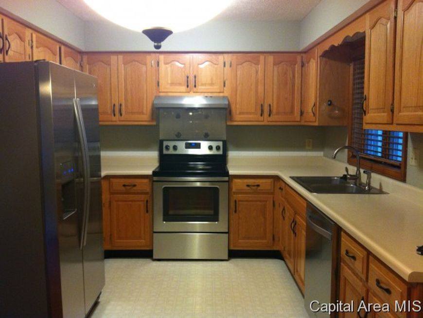 House for rent at 4044 Oak Brook, Springfield, IL 62711