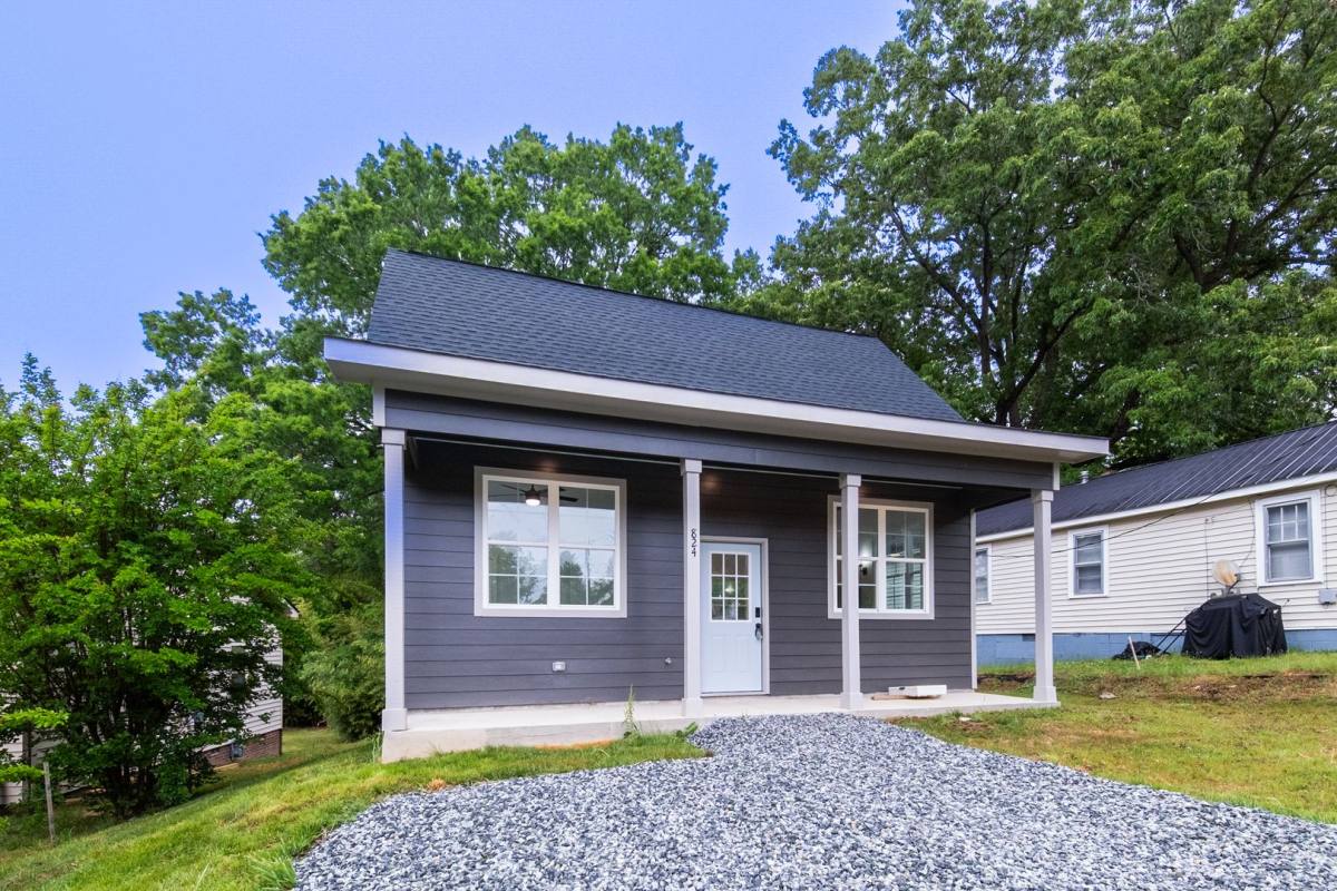 House for rent at 824 Chandler Ave, Burlington, NC 27217