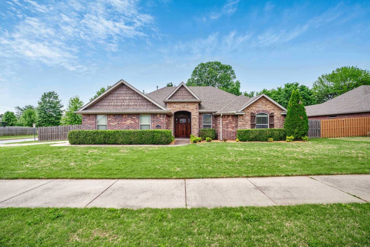House for rent at 2981 N Raven Lane, Fayetteville, AR 72704