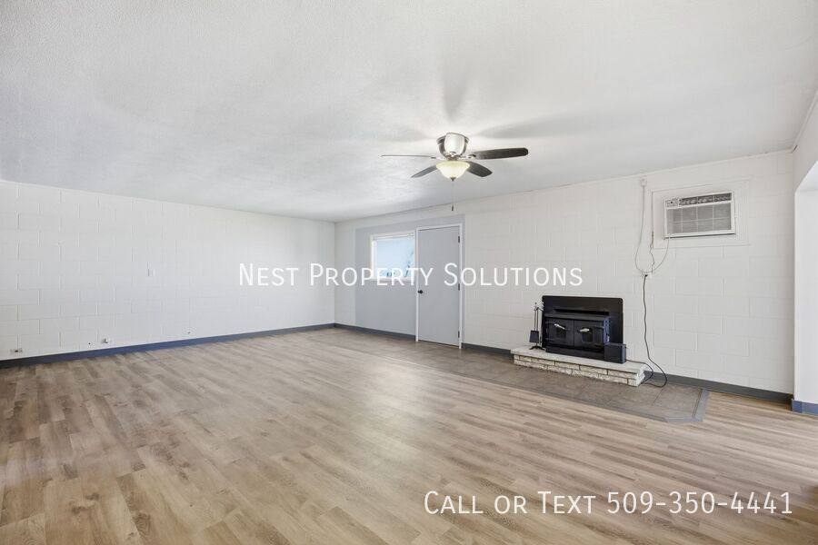 Apartment for rent at 13526 N Frontage Rd, Moses Lake, WA 98837