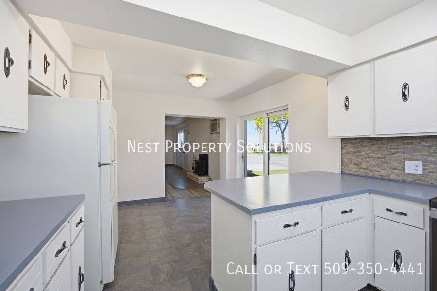 Apartment for rent at 13526 N Frontage Rd, Moses Lake, WA 98837