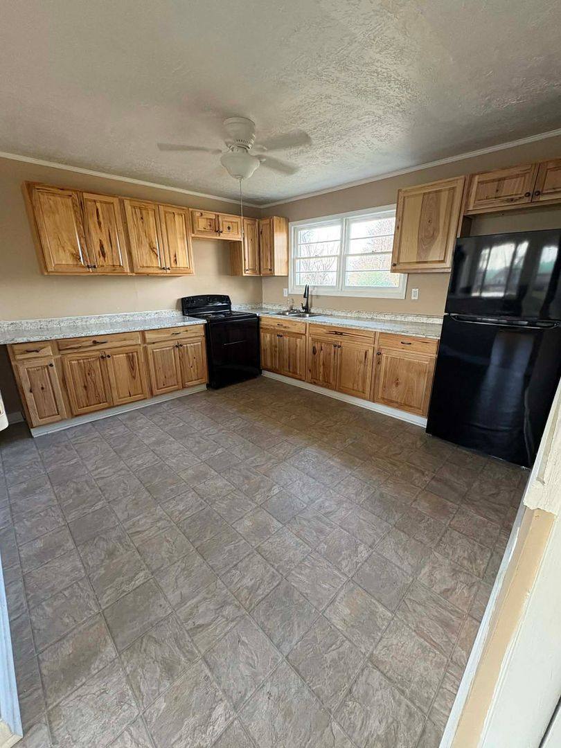 House for rent at 7758 Celina Rd, Tompkinsville, KY 42167