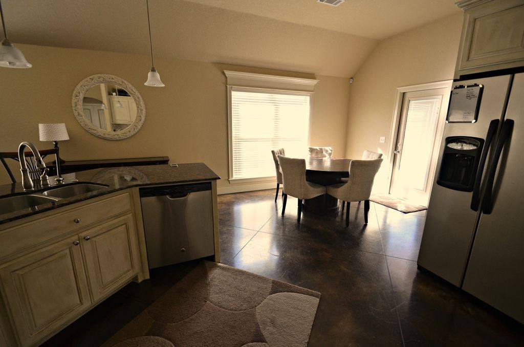 House for rent at 3625 W Mountain View Dr, Fayetteville, AR 72704