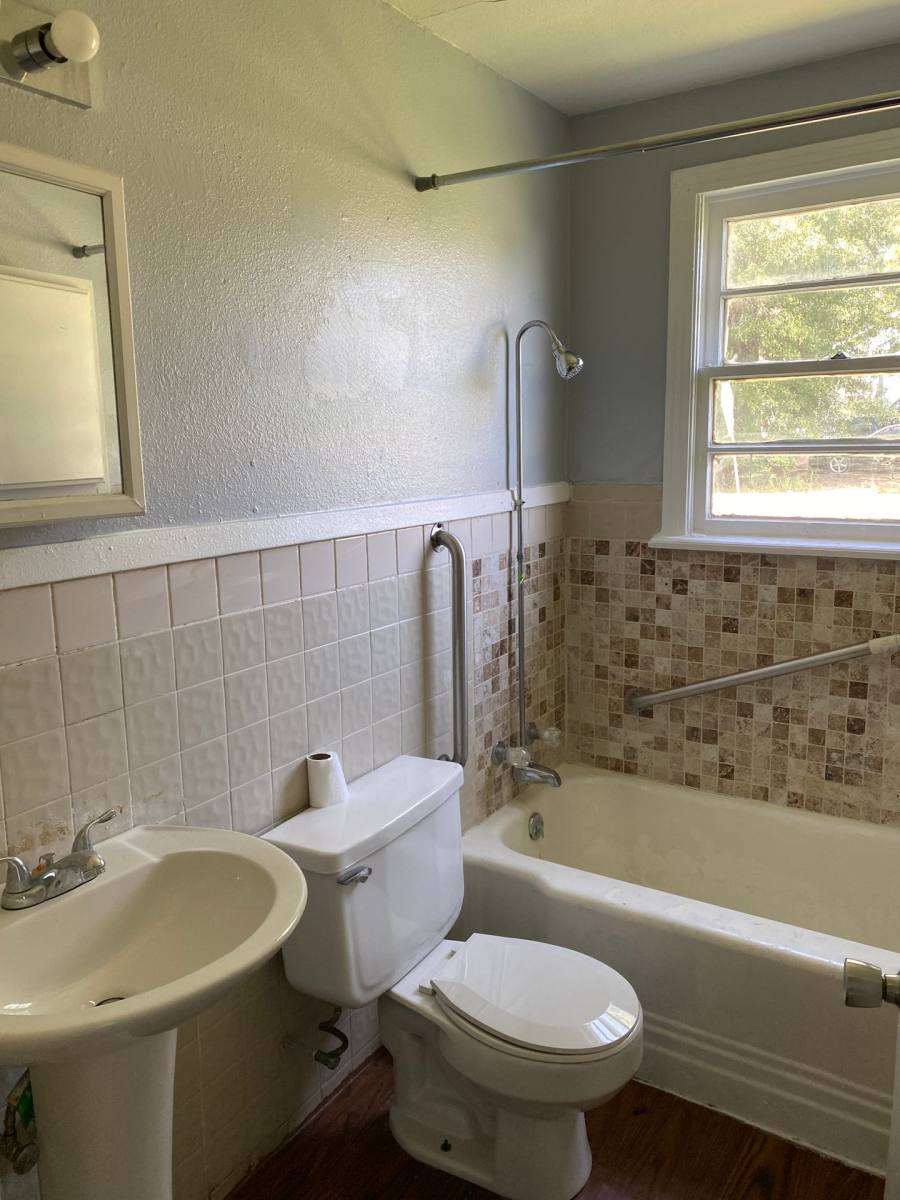 Apartment for rent at 2503 Malcolm St, Shreveport, LA 71108