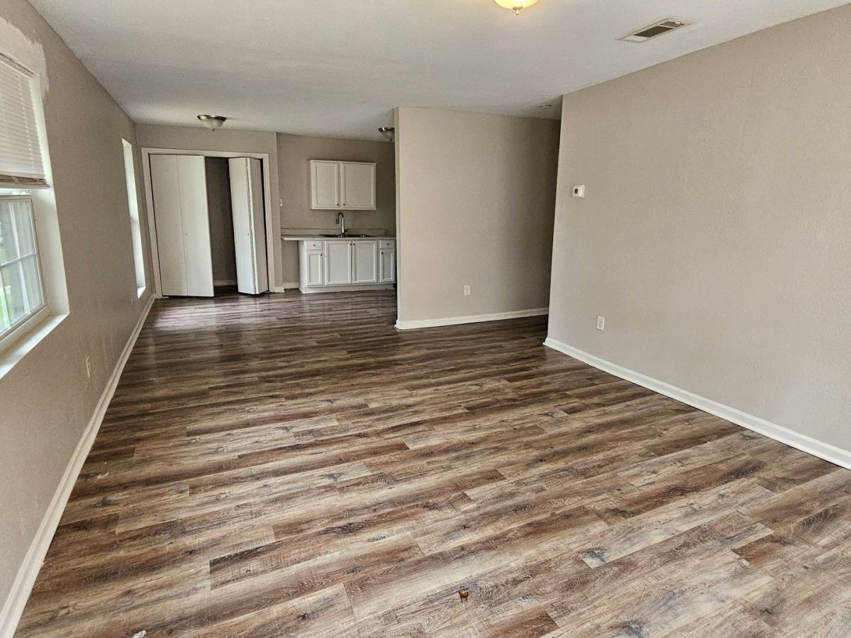 Apartment for rent at 227 229 Lawrence Rd, Jackson, MS 39206