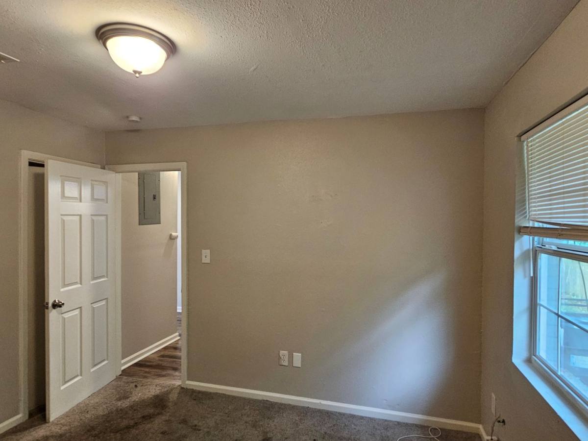 Apartment for rent at 227 229 Lawrence Rd, Jackson, MS 39206