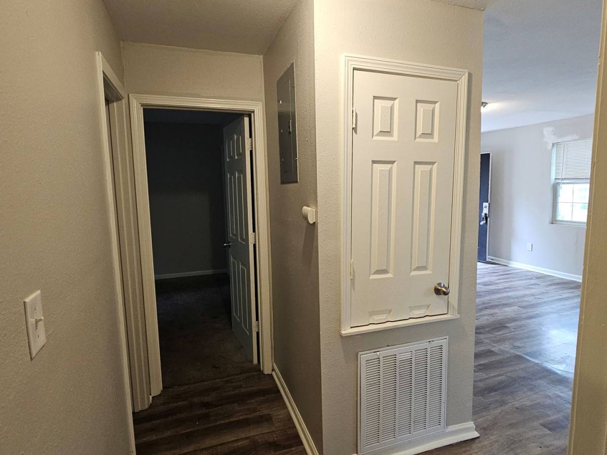 Apartment for rent at 227 229 Lawrence Rd, Jackson, MS 39206