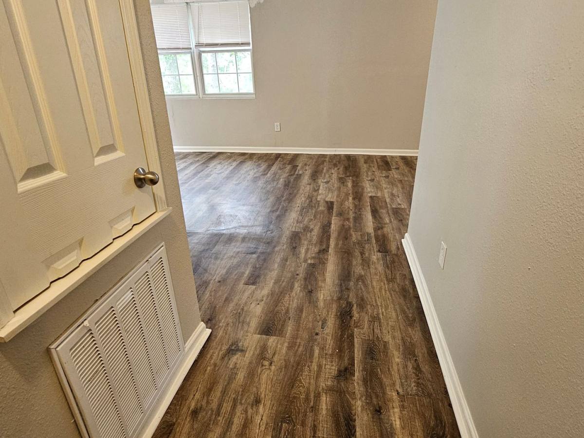 Apartment for rent at 227 229 Lawrence Rd, Jackson, MS 39206