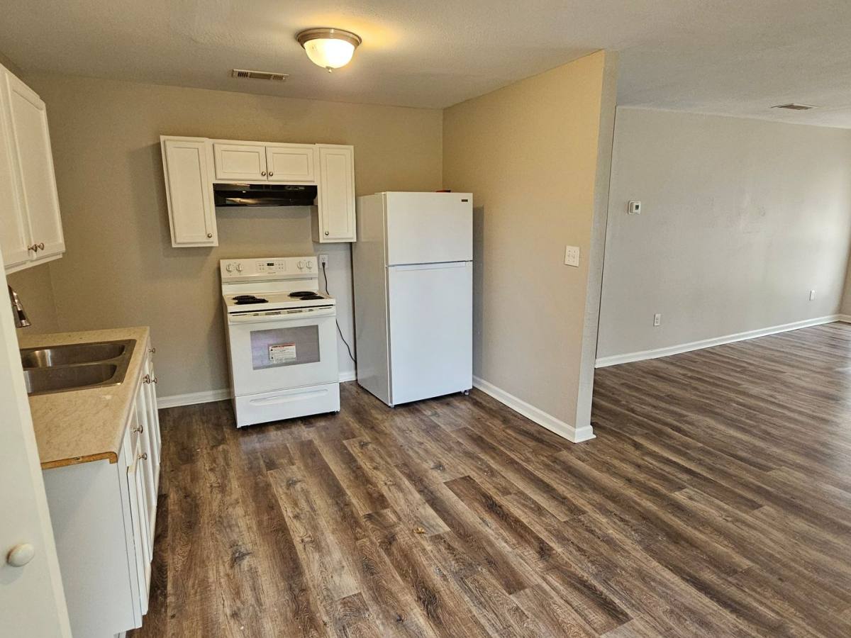 Apartment for rent at 227 229 Lawrence Rd, Jackson, MS 39206
