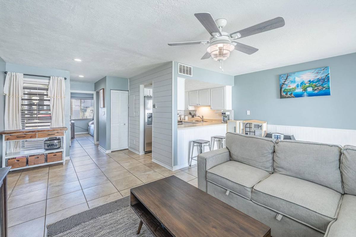 Condo for rent at 101 Old Ferry Rd, Shalimar, FL 32579