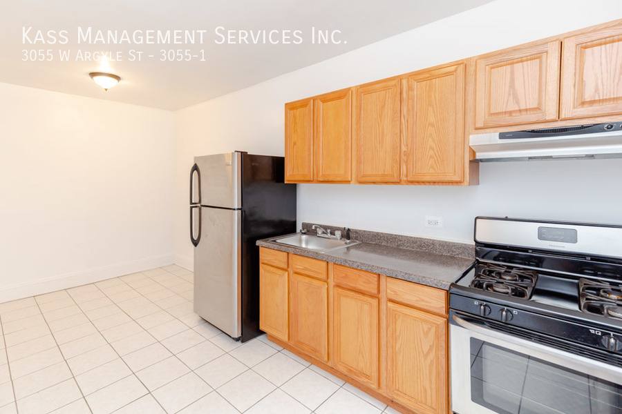 Apartment for rent at 3055 W Argyle St #1, Chicago, IL 60625