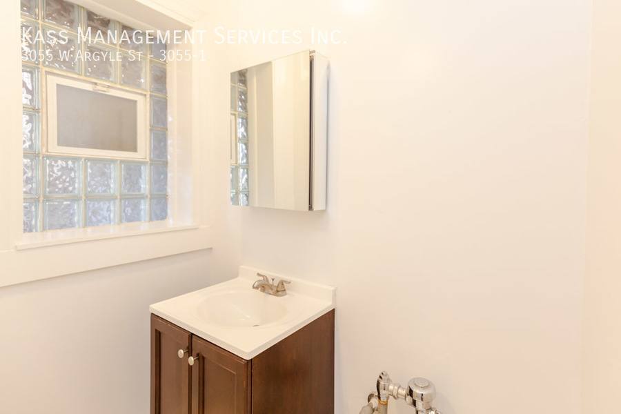 Apartment for rent at 3055 W Argyle St #1, Chicago, IL 60625