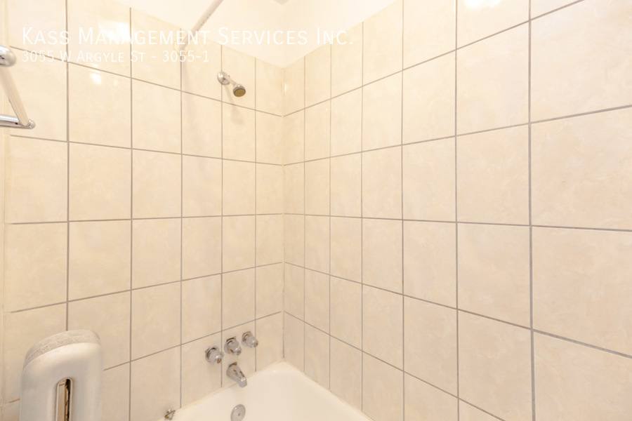 Apartment for rent at 3055 W Argyle St #1, Chicago, IL 60625