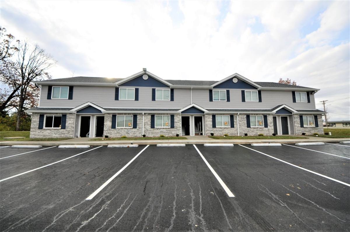 Townhouse for rent at 1056 Arlington Way, Warrenton, MO 63383