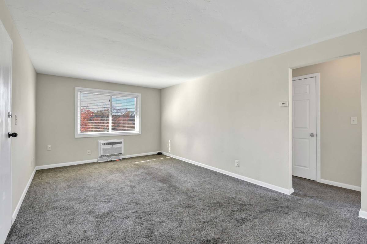 Apartment for rent at 17105 Madison Ave, Lakewood, OH 44107