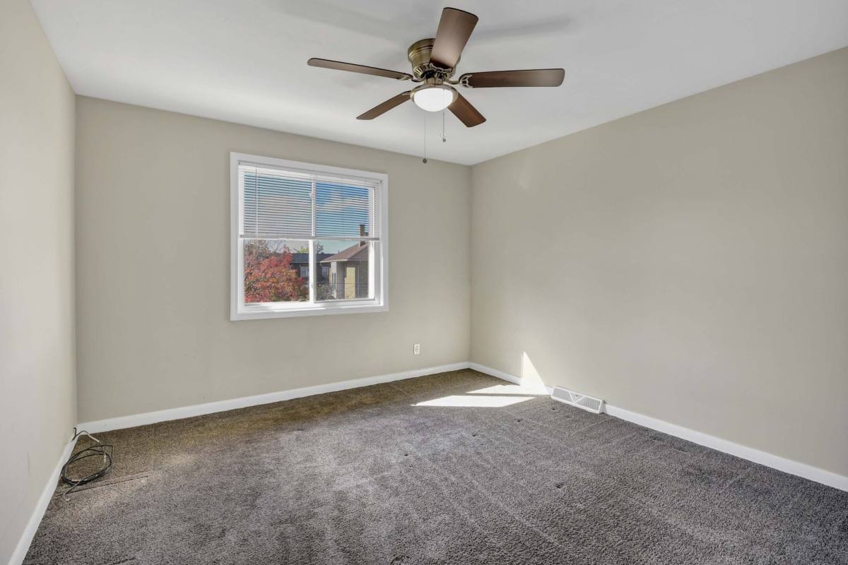 Apartment for rent at 17105 Madison Ave, Lakewood, OH 44107