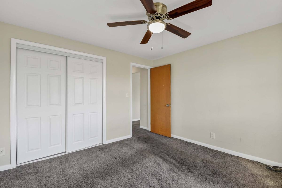 Apartment for rent at 17105 Madison Ave, Lakewood, OH 44107