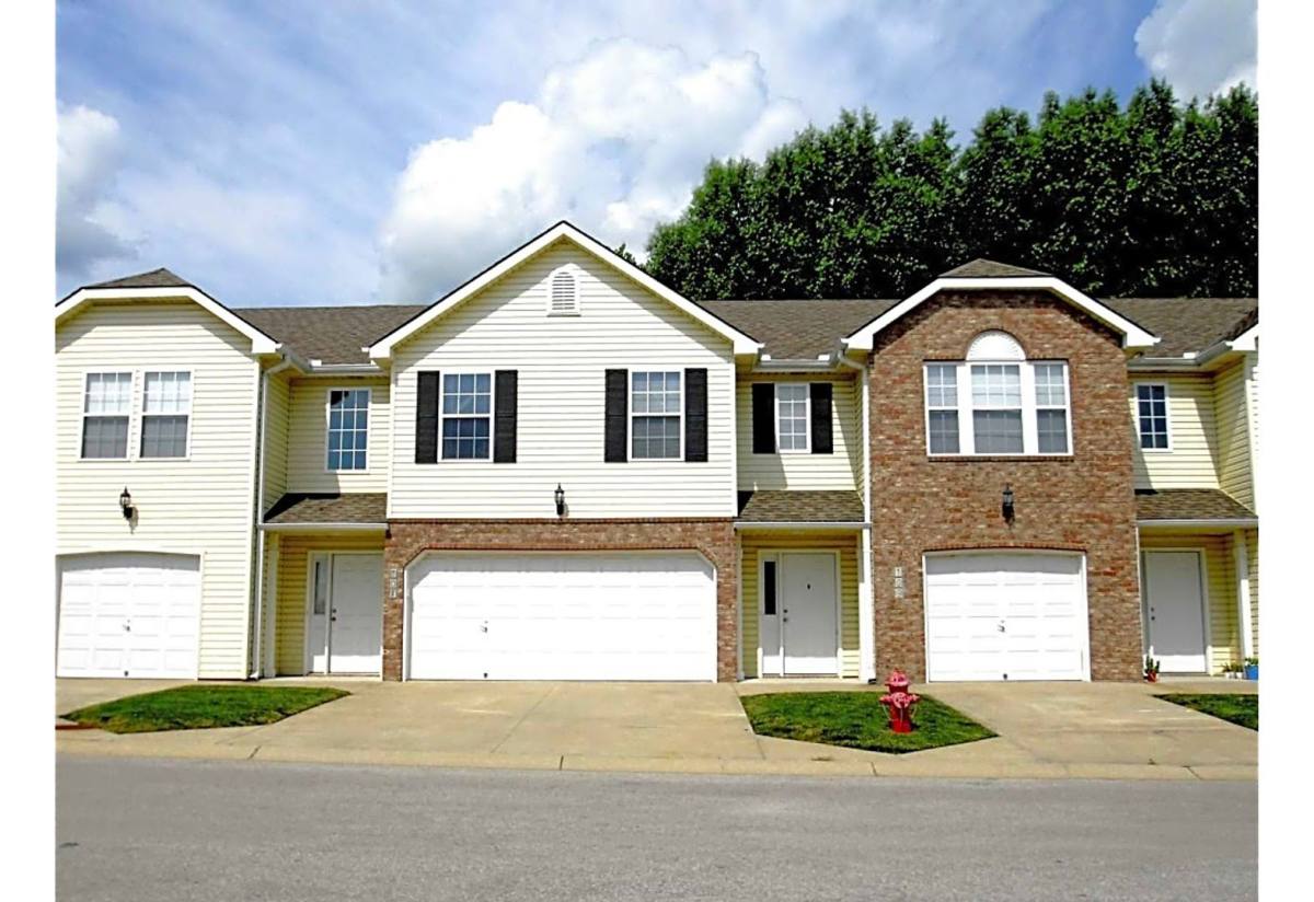 Apartment for rent at 263 NE Adams Dairy Parkway, Blue Springs, MO 64014