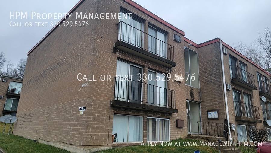 Apartment for rent at 719 E Waterloo Rd #A, Akron, OH 44306