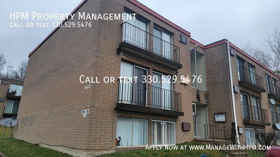 Apartment for rent at 719 E Waterloo Rd #A, Akron, OH 44306