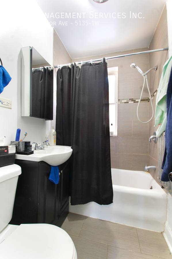 Apartment for rent at 5135 W Windsor Ave #1W, Chicago, IL 60630