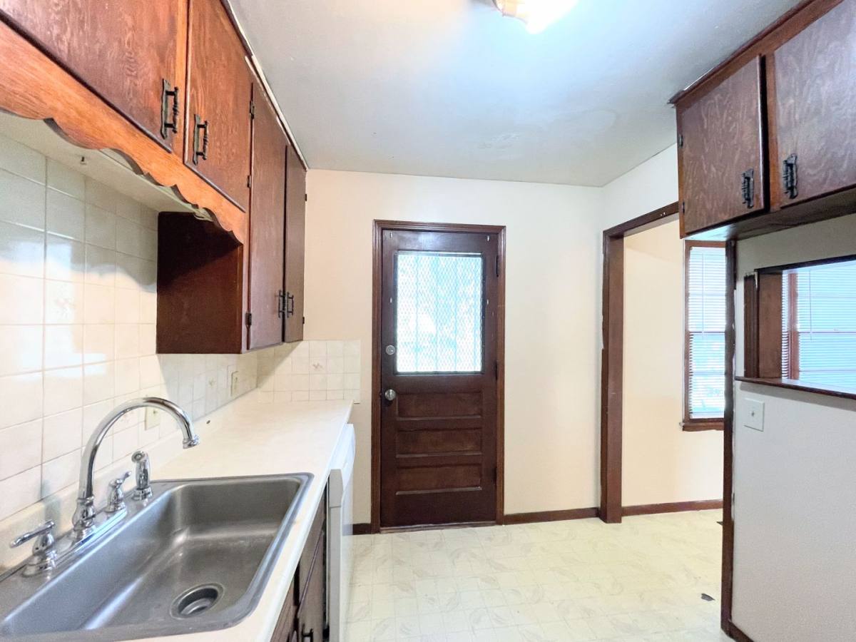 House for rent at 1427 N Harding Ave, Wichita, KS 67208
