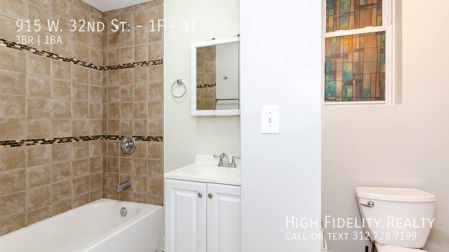 Apartment for rent at 915 W 32nd St #1F, Chicago, IL 60608