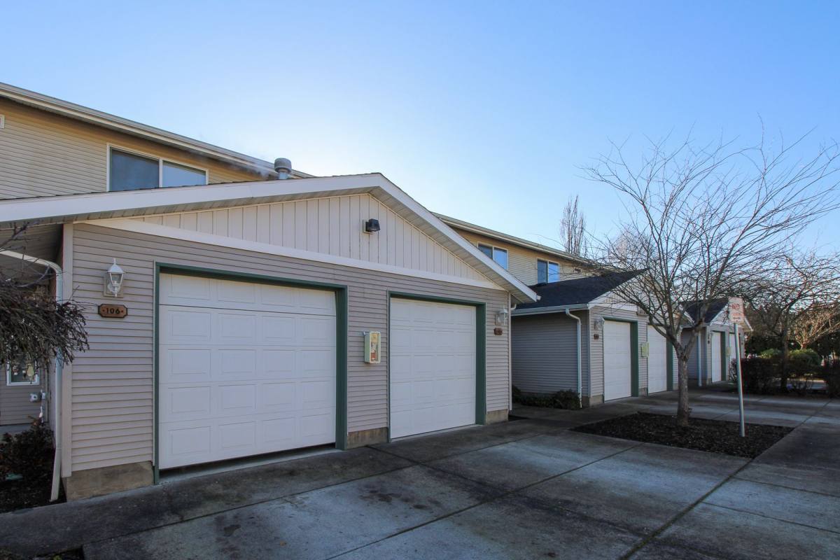 Apartment for rent at 3750-3762 Amber St NE, Salem, OR 97301